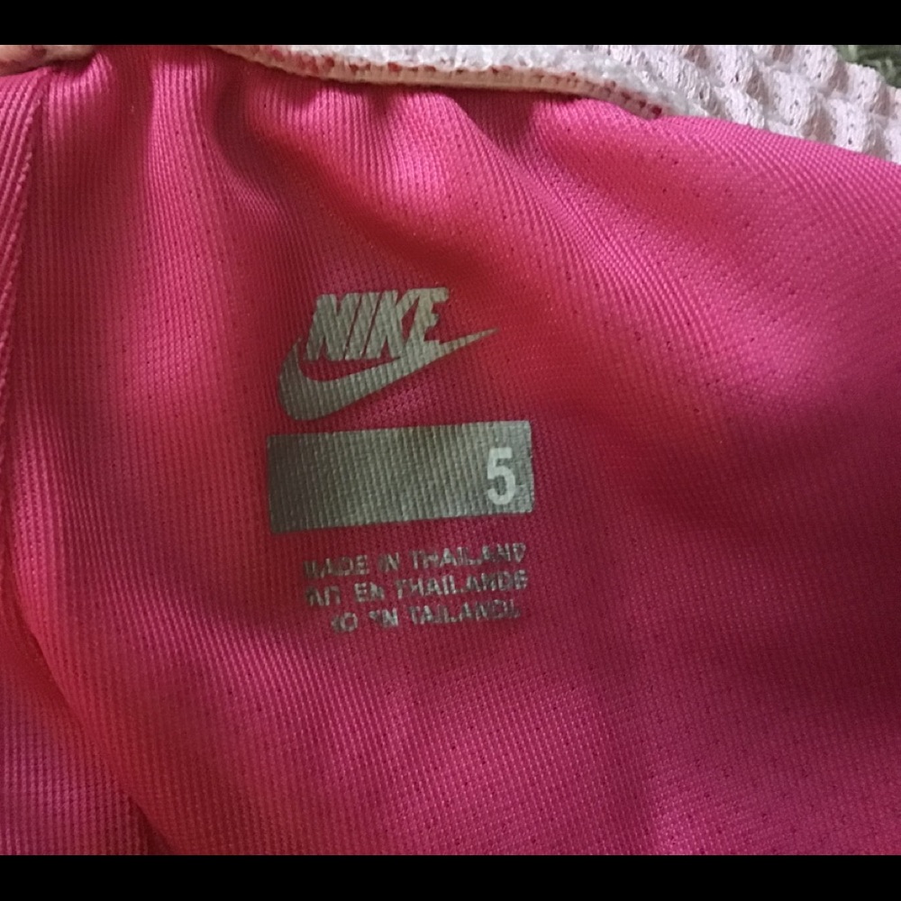 Kids Nike shorts - Picture 2 of 3